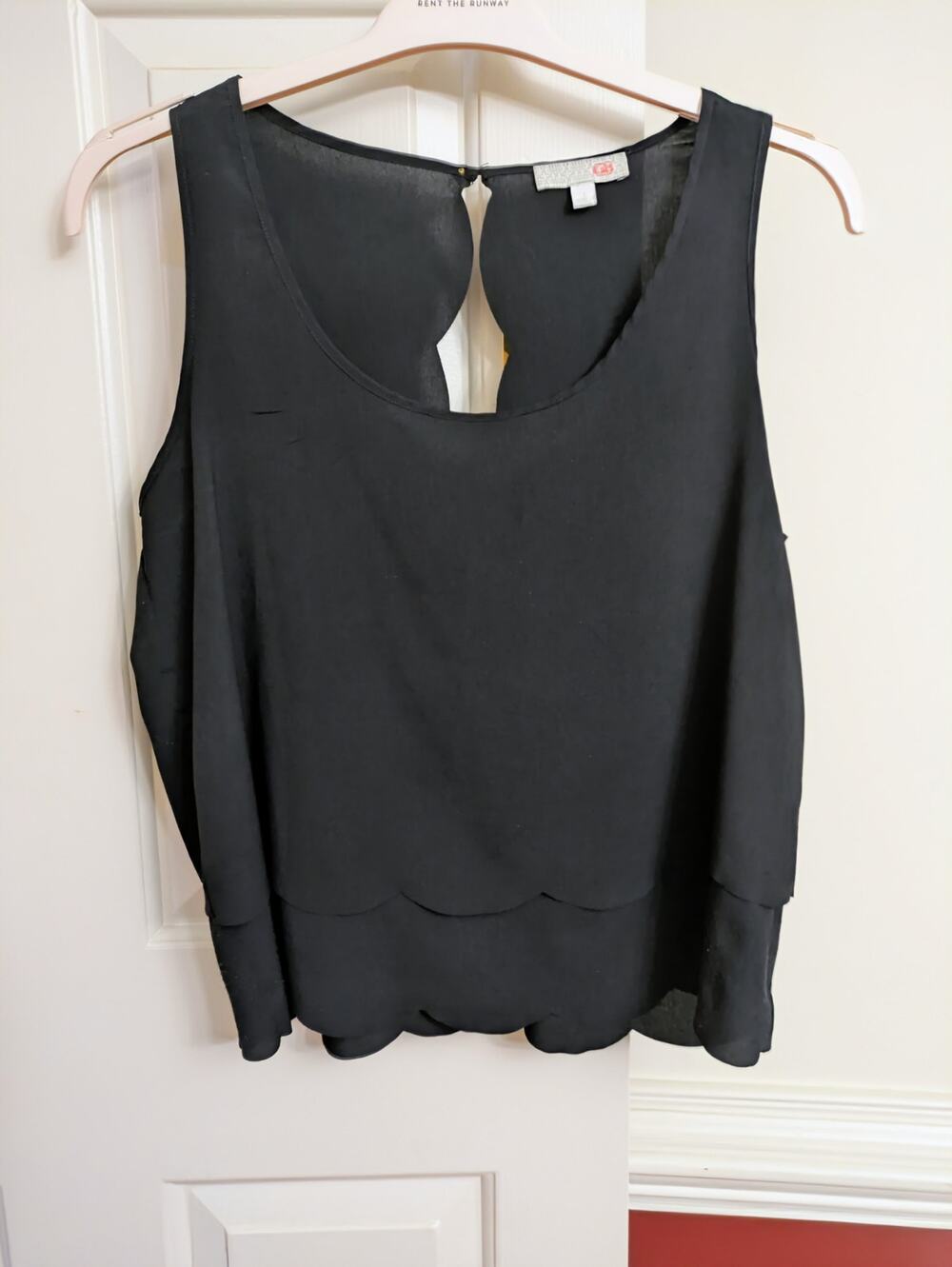 Gianni Bini - Black Crepe Tiered Scallop Hem Tulip Back Sleeveless Blouse - Sz L